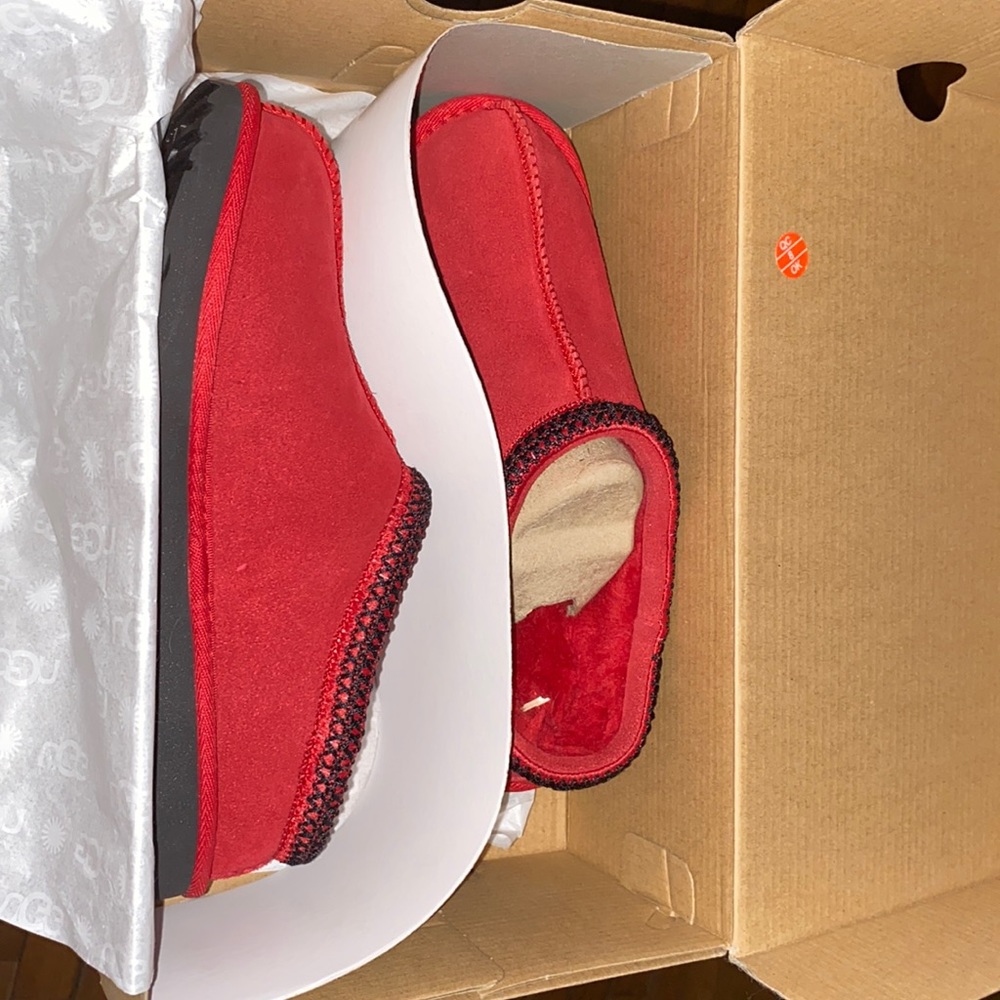 UGGS, size USA 4 UK 3. Have not been worn ever.